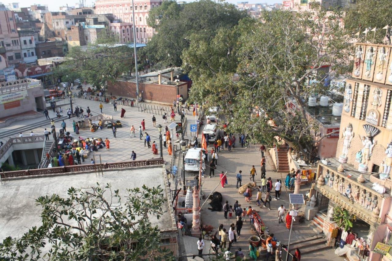 Temples & Bazaars